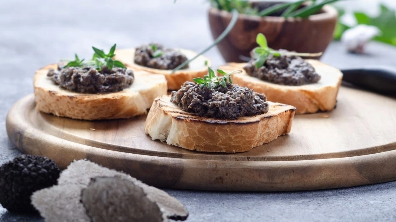 Sốt truffle là loại gia vị được sử dụng phổ biến trong các món Âu