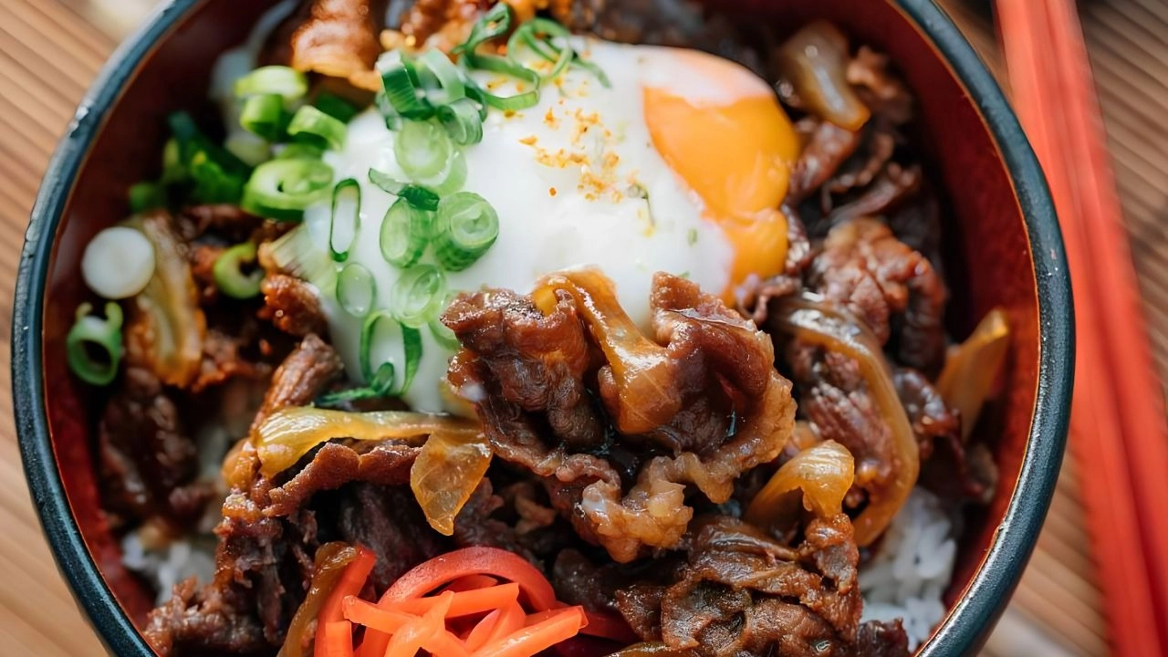 Cơm bò kiểu Nhật đơn giản, đậm vị, dễ làm