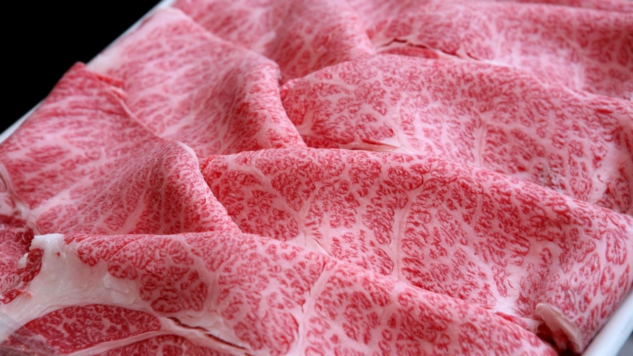 Matsusaka là thịt bò Wagyu nổi tiếng với vân mỡ cẩm thạch đặc trưng