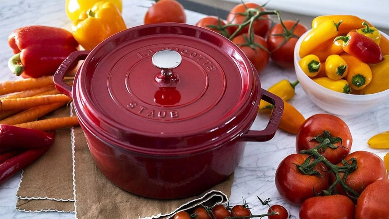 Nồi gang tráng men đặc biệt phù hợp với các món hầm