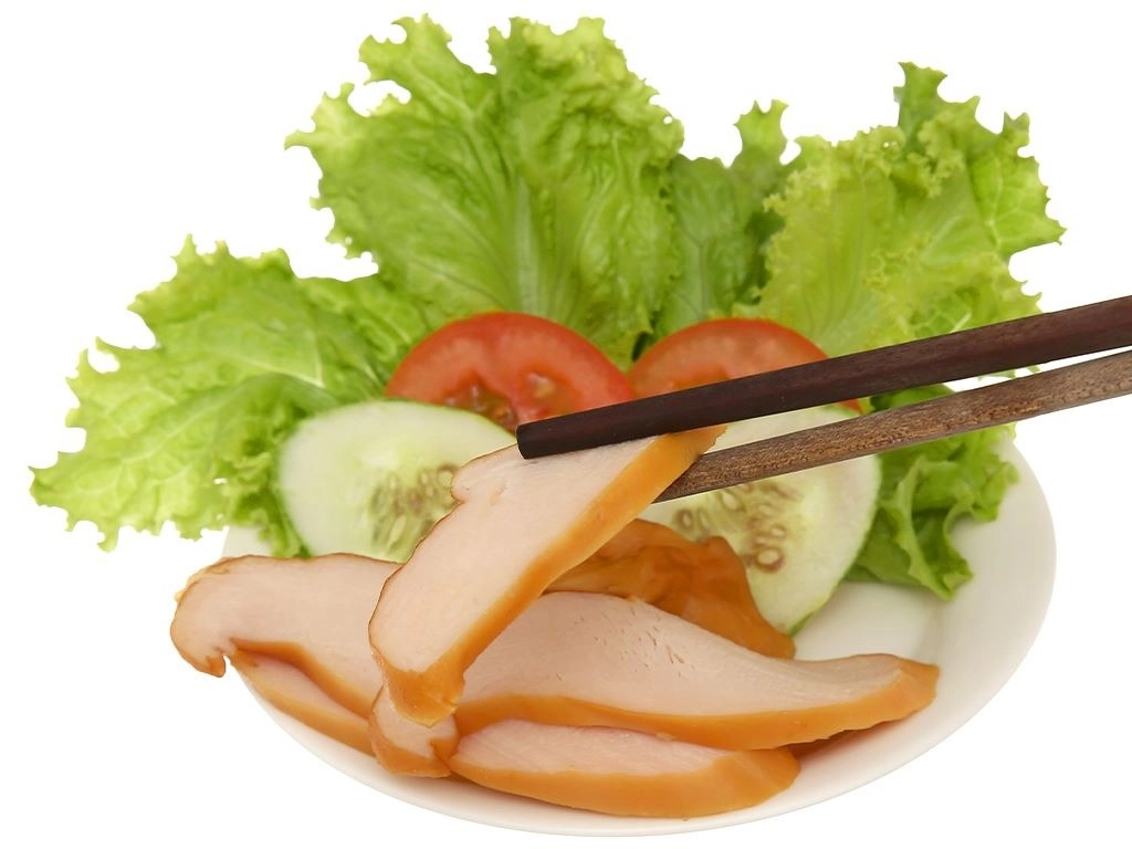 Salad ức gà là món ăn nhiều rau, dễ làm, chuẩn bị nhanh
